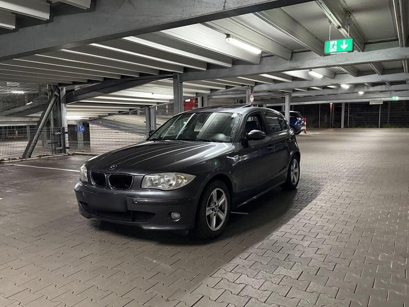 Gebraucht BMW 116 122 PS (89 kW) 2005 Grau Kleinwagen