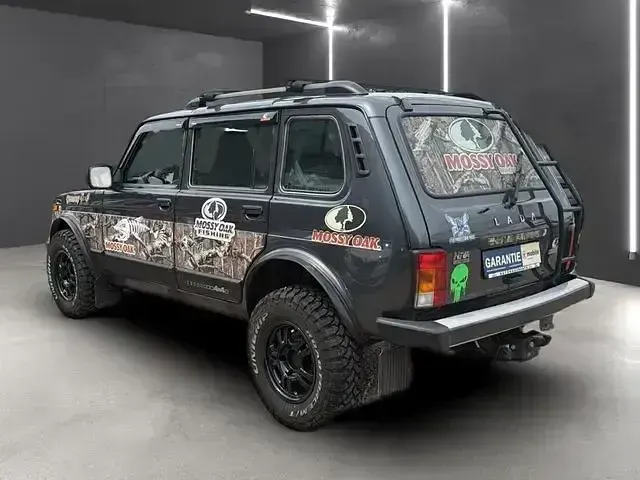 Gebraucht Lada niva 83 PS (61 kW) 2023 Grau SUV