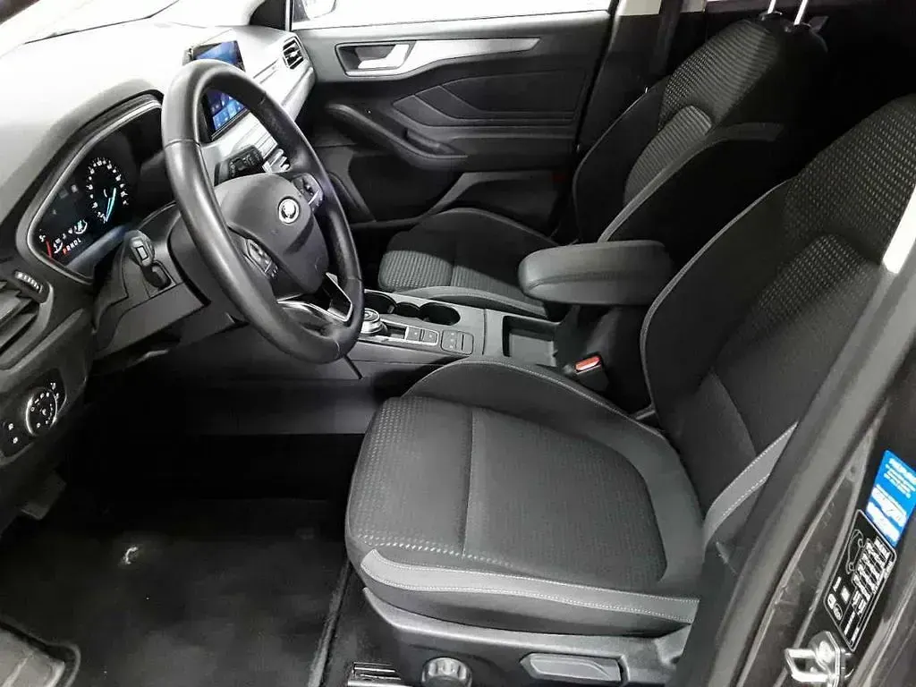 Gebraucht Ford Focus Cool & Connect 120 PS (88 kW) 2022 Grau Limousine