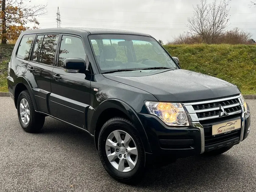 Gebraucht Mitsubishi Pajero 190 PS (139 kW) 2018 Grün SUV