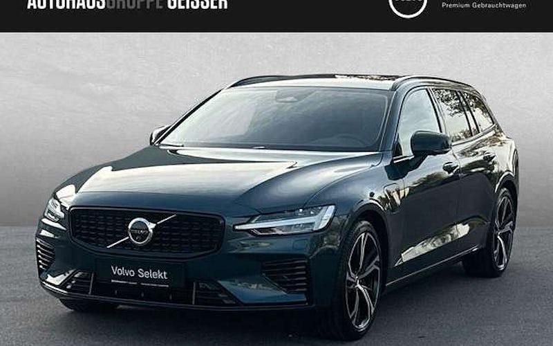 Gebraucht Volvo V60 Plus 350 PS (257 kW) 2025 Denim blue Kombi