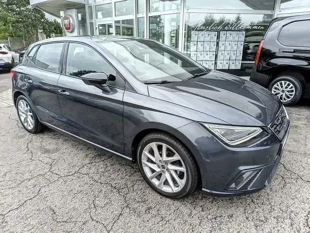 Gebraucht Seat Ibiza FR 95 PS (69 kW) 2023 Magnetic grau Kleinwagen