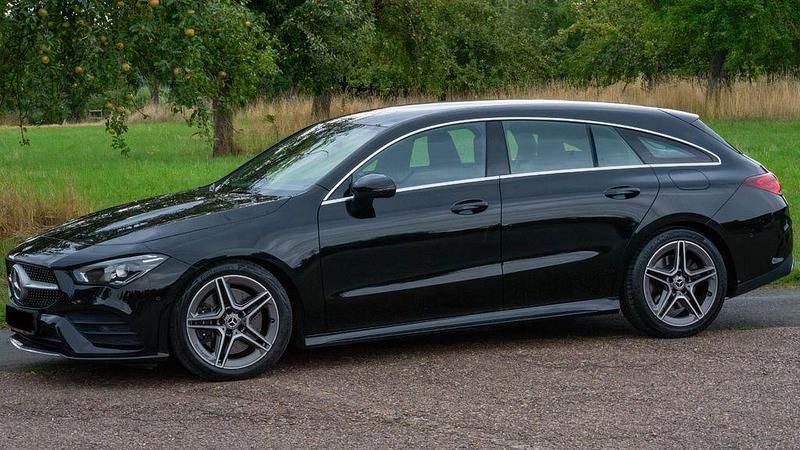 Schwarz Gebraucht 2020 Mercedes CLA250 Shooting Brake Kombi | 28.500 € (Fairer Preis) - Bild 1/4