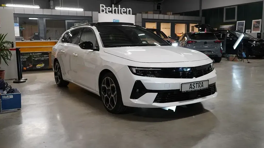 Gebraucht Opel Astra Ultimate 131 PS (96 kW) 2024 Weiß Kombi