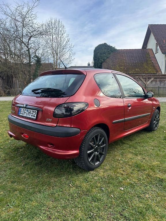 Gebraucht Peugeot 206 109 PS (80 kW) 2002 Rot Limousine