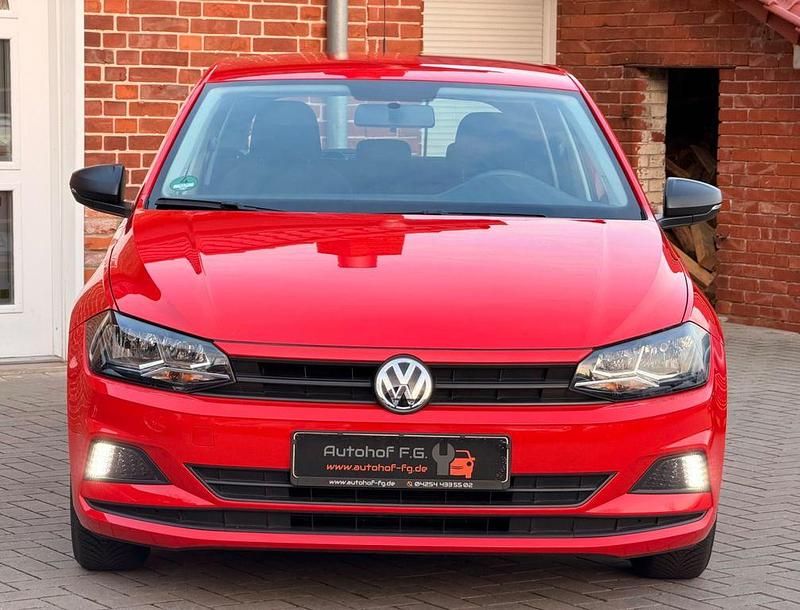 Gebraucht VW Polo Trendline 65 PS (47 kW) 2018 Rot Kleinwagen