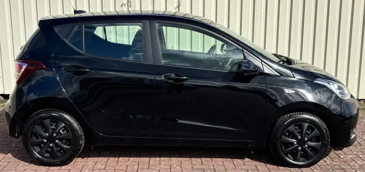 Gebraucht Hyundai i10 YES! 67 PS (49 kW) 2019 Schwarz Kleinwagen