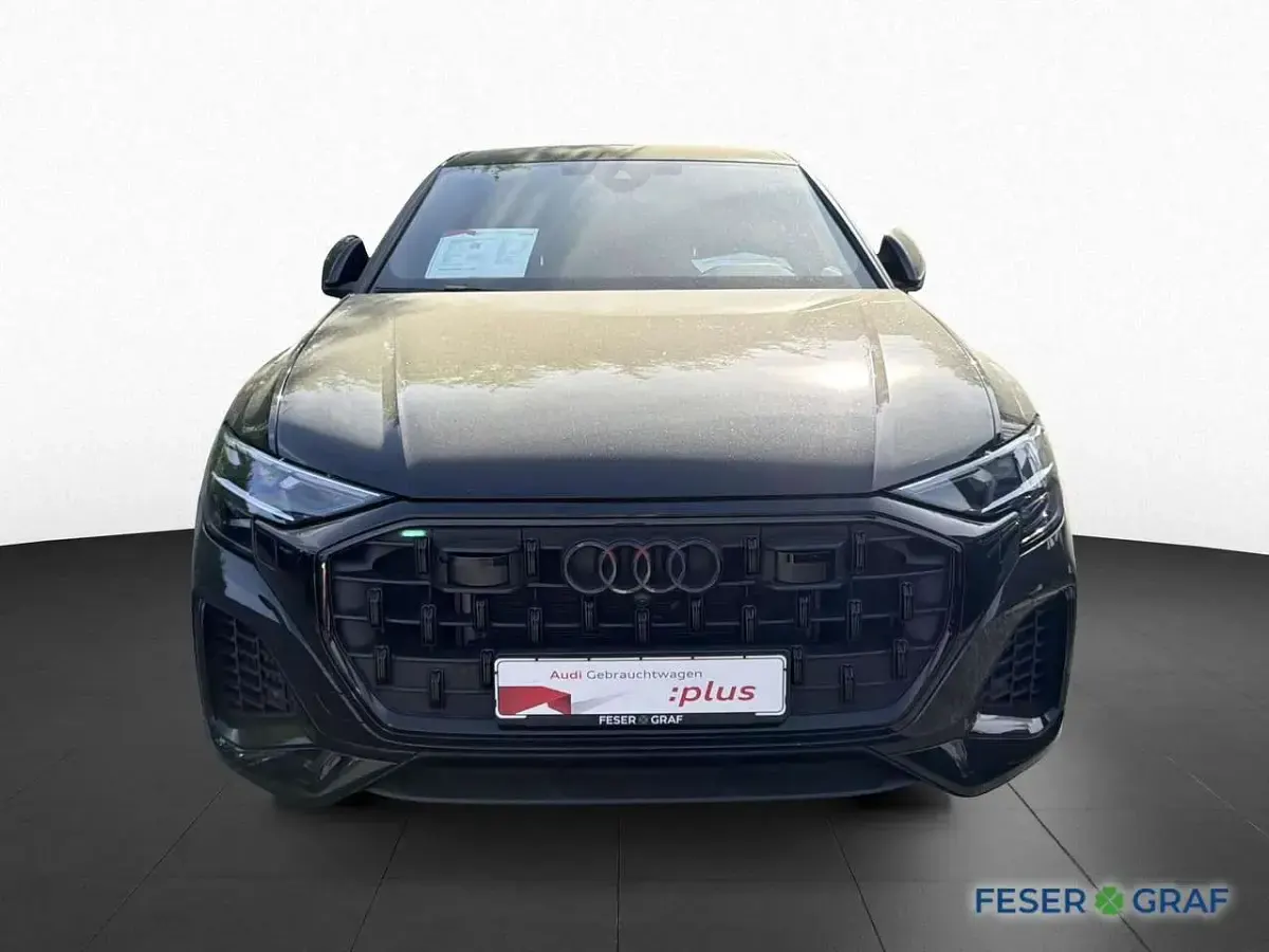 Gebraucht Audi Q8 Ambiente 394 PS (289 kW) 2025 Mythosschwarz metallic SUV