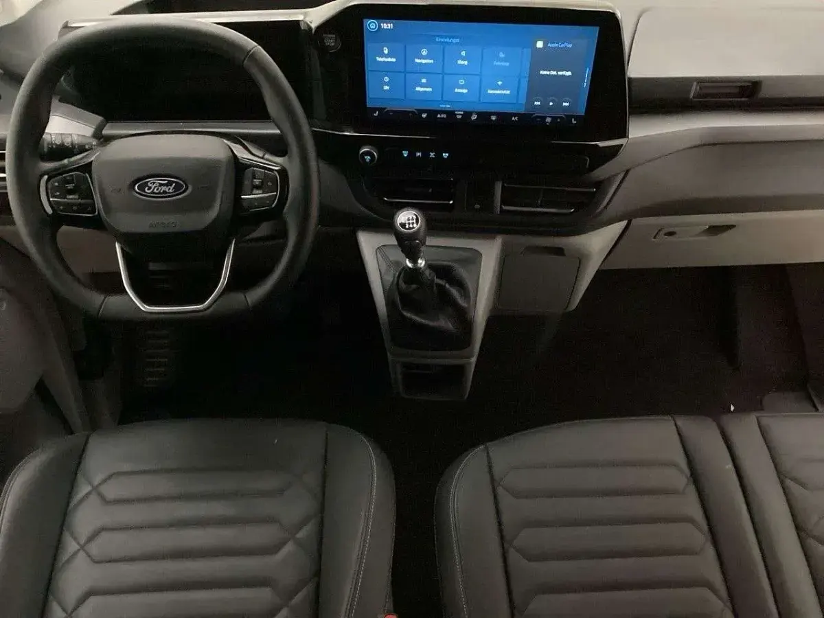 Gebraucht Ford Tourneo Custom Titanium 136 PS (100 kW) 2025 Agate black metallic Van
