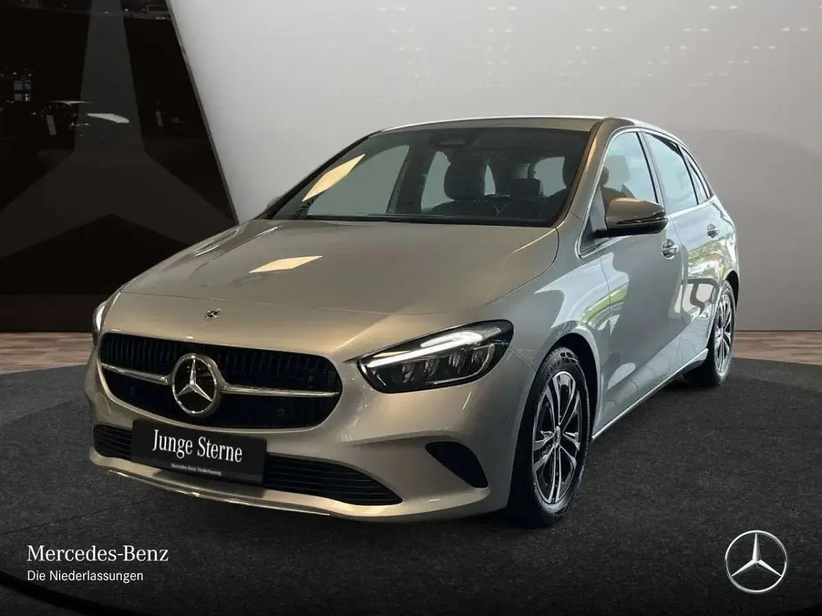 Gebraucht Mercedes B200 Progressive 163 PS (119 kW) 2025 Silber Kleinwagen