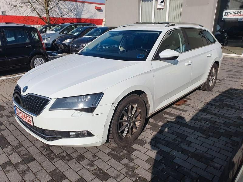 Gebraucht Skoda Superb Style 190 PS (139 kW) 2016 Weiß Kombi