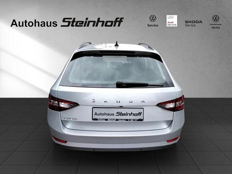 Gebraucht Skoda Superb 110 PS (80 kW) 2022 Silber Limousine