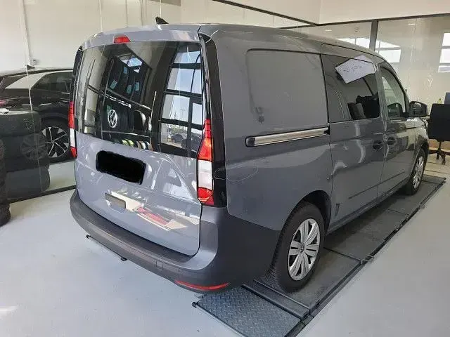 Gebraucht VW Caddy Maxi R 122 PS (89 kW) 2023 Grau Van / Kleinbus