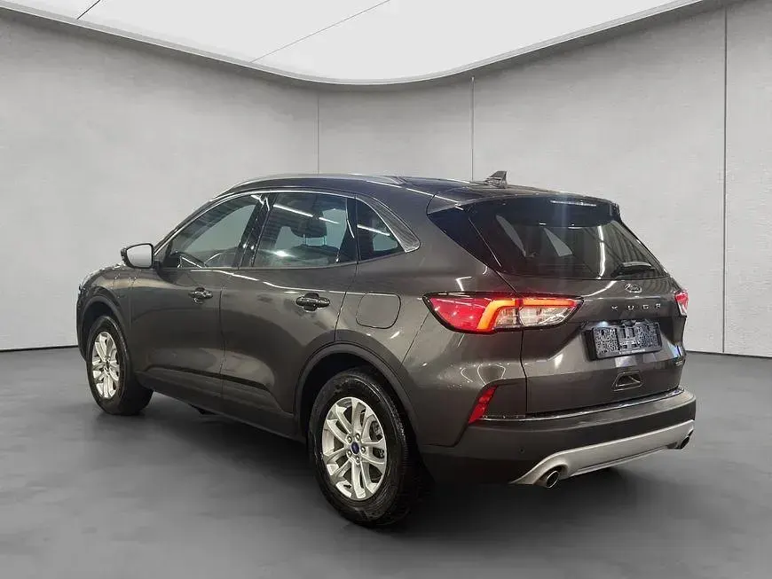 Gebraucht Ford Kuga Titanium 224 PS (164 kW) 2022 Grau SUV