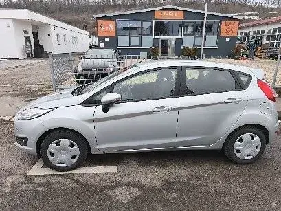 Używany Ford Fiesta Titanium 80 KM (58 kW) 2017 Szary Hatchback