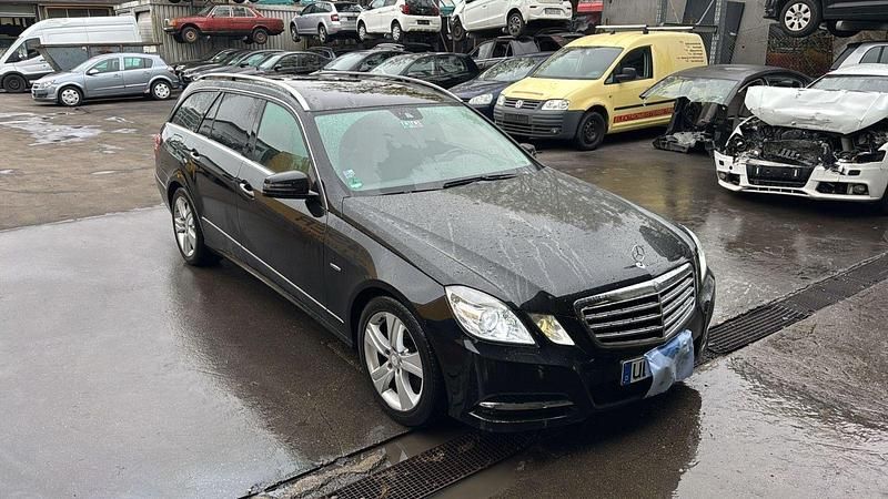 Usata Mercedes E300 231 CV (169 kW) 2011 Nero Station wagon