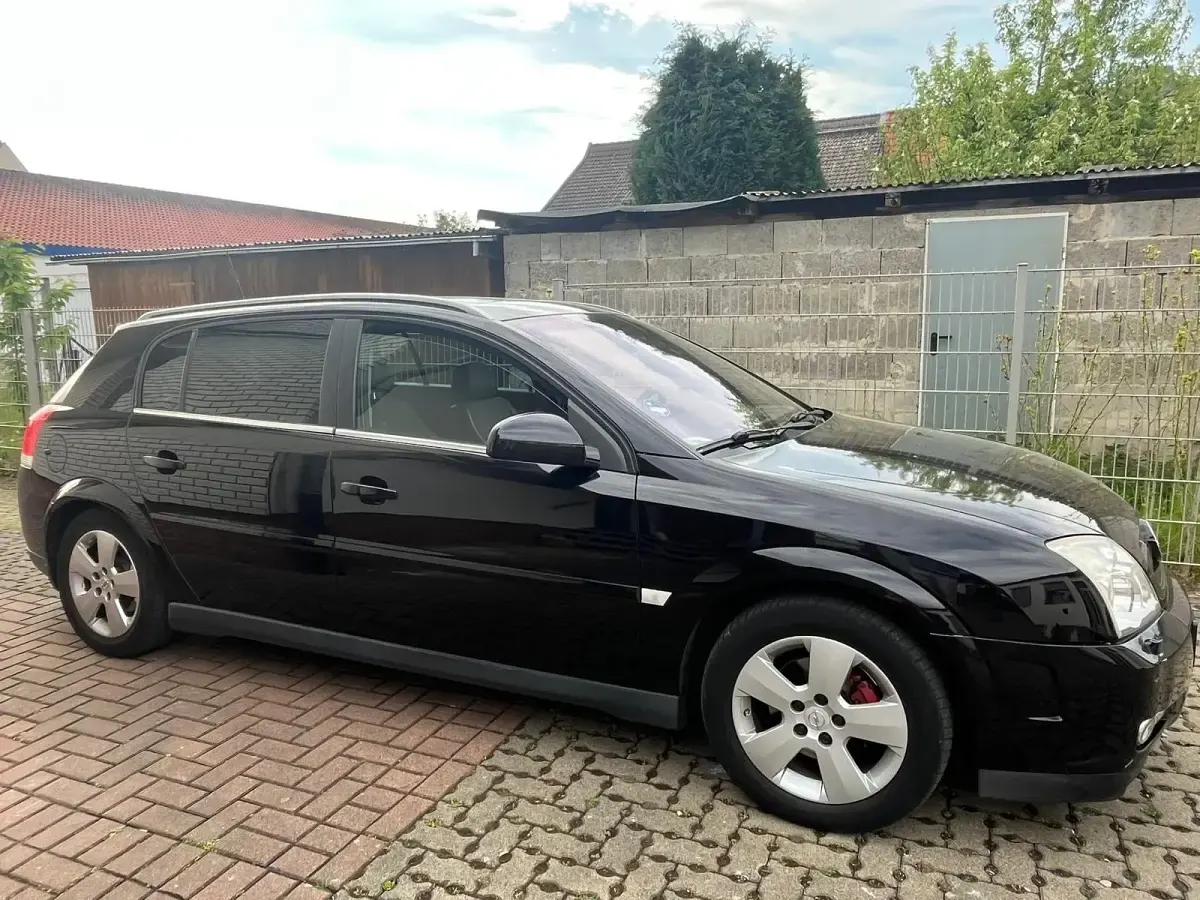 Gebraucht Opel Signum 156 PS (114 kW) 2004 Schwarz Kleinwagen