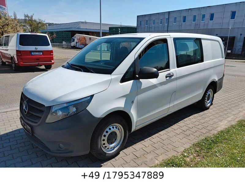 Weiß Gebraucht 2017 Mercedes Vito Van / Kleinbus | 11.900 € (Fairer Preis) - Bild 1/4
