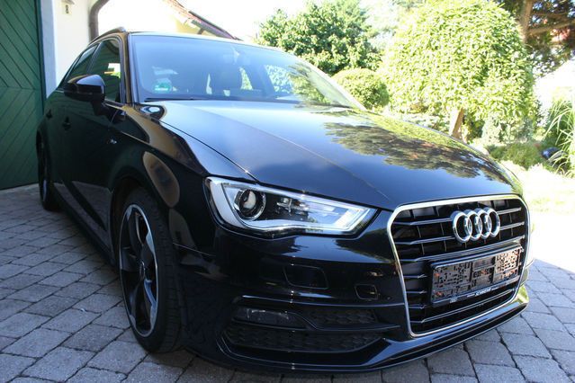 Schwarz metallic Gebraucht 2013 Audi A3 Sportback S-Line Kleinwagen | 14.700 € (Guter Preis) - Bild 1/4