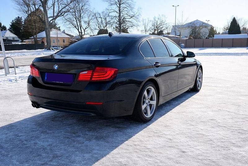 Gebraucht BMW 530 258 PS (189 kW) 2011 Schwarz Limousine