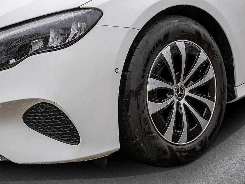 Gebraucht Mercedes E200 Advanced Plus 204 PS (150 kW) 2024 Polarweiss Limousine