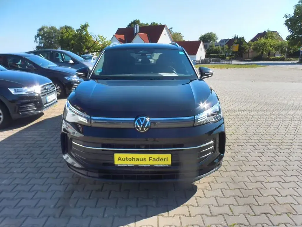 Gebraucht VW Tiguan Goal 150 PS (110 kW) 2025 Schwarz SUV