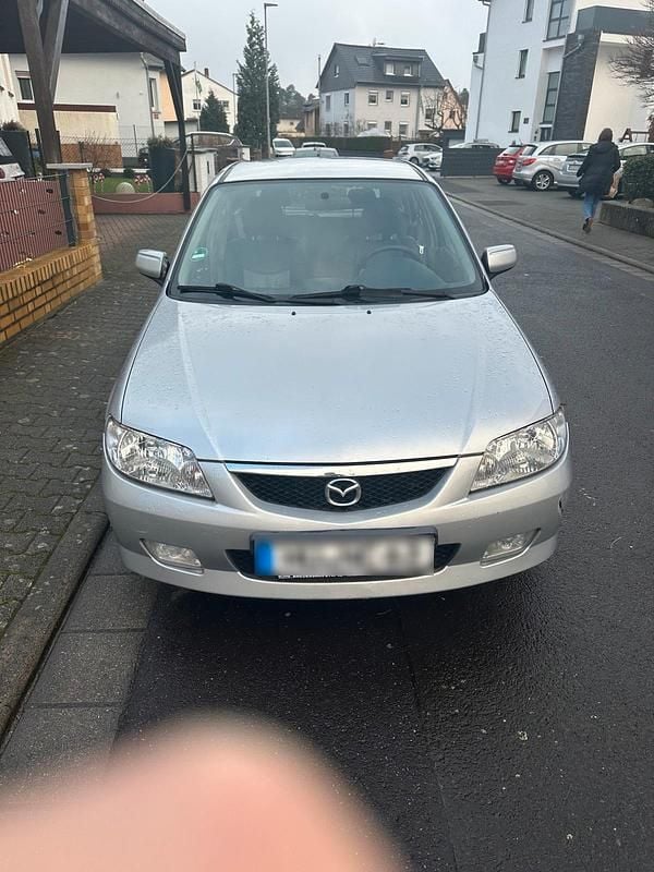 Gebraucht Mazda 323 98 PS (72 kW) 2002 Grau Kleinwagen