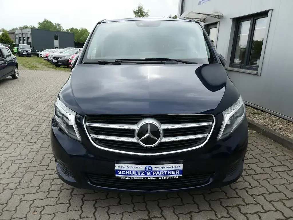 Gebraucht Mercedes V250 Edition 190 PS (139 kW) 2015 Blau Van / Kleinbus
