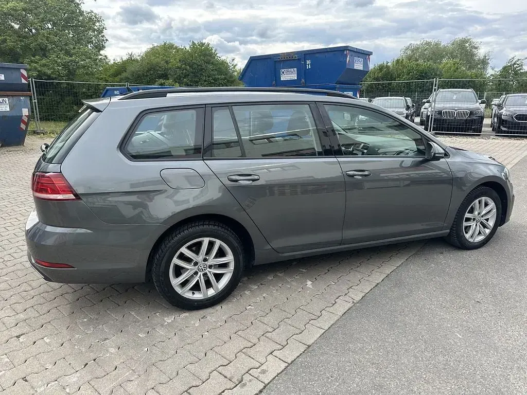 Gebraucht VW Golf VII Comfortline 116 PS (85 kW) 2018 Grau Kombi
