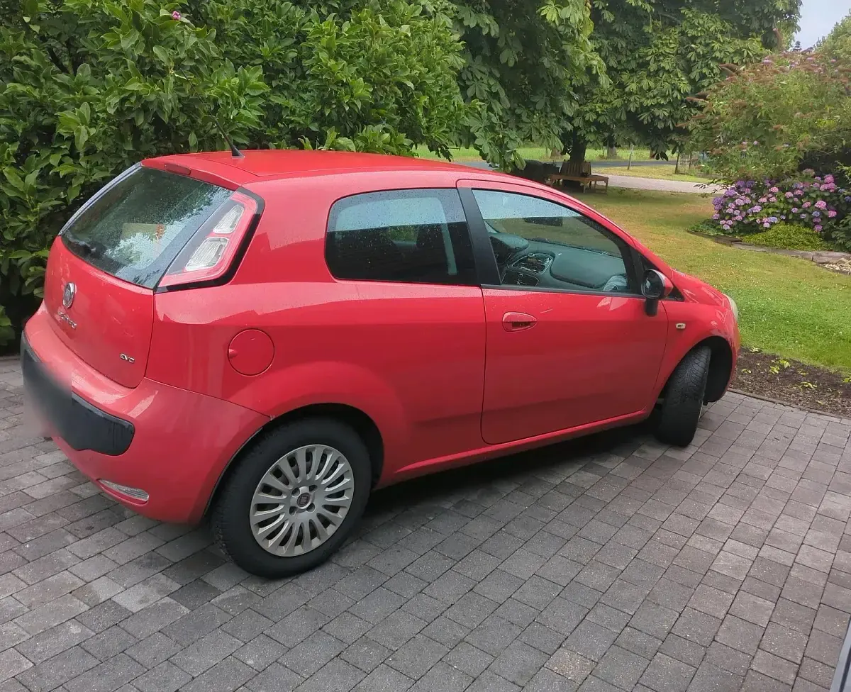 Gebraucht Fiat Punto Evo 105 PS (77 kW) 2011 Rot Kleinwagen