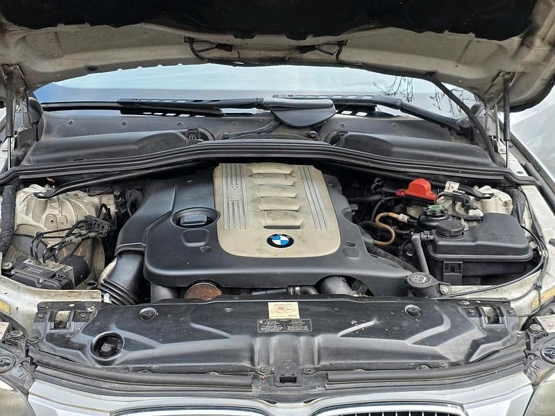 Gebraucht BMW 530 235 PS (172 kW) 2008 Silber Kombi