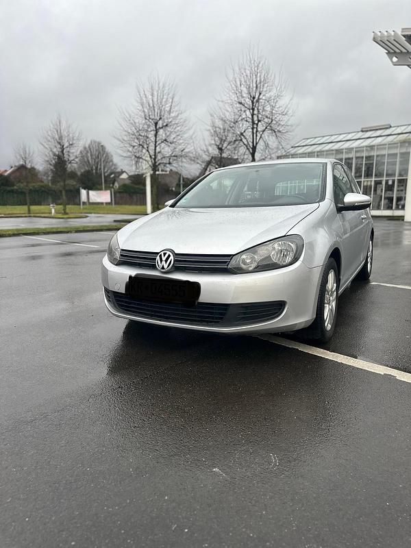 Grau Gebraucht 2010 VW Golf VI Kleinwagen | 3.149 € (Guter Preis) - Bild 1/4