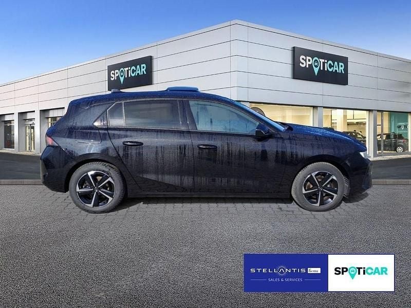 Gebraucht Opel Astra 131 PS (96 kW) 2024 Schwarz Limousine