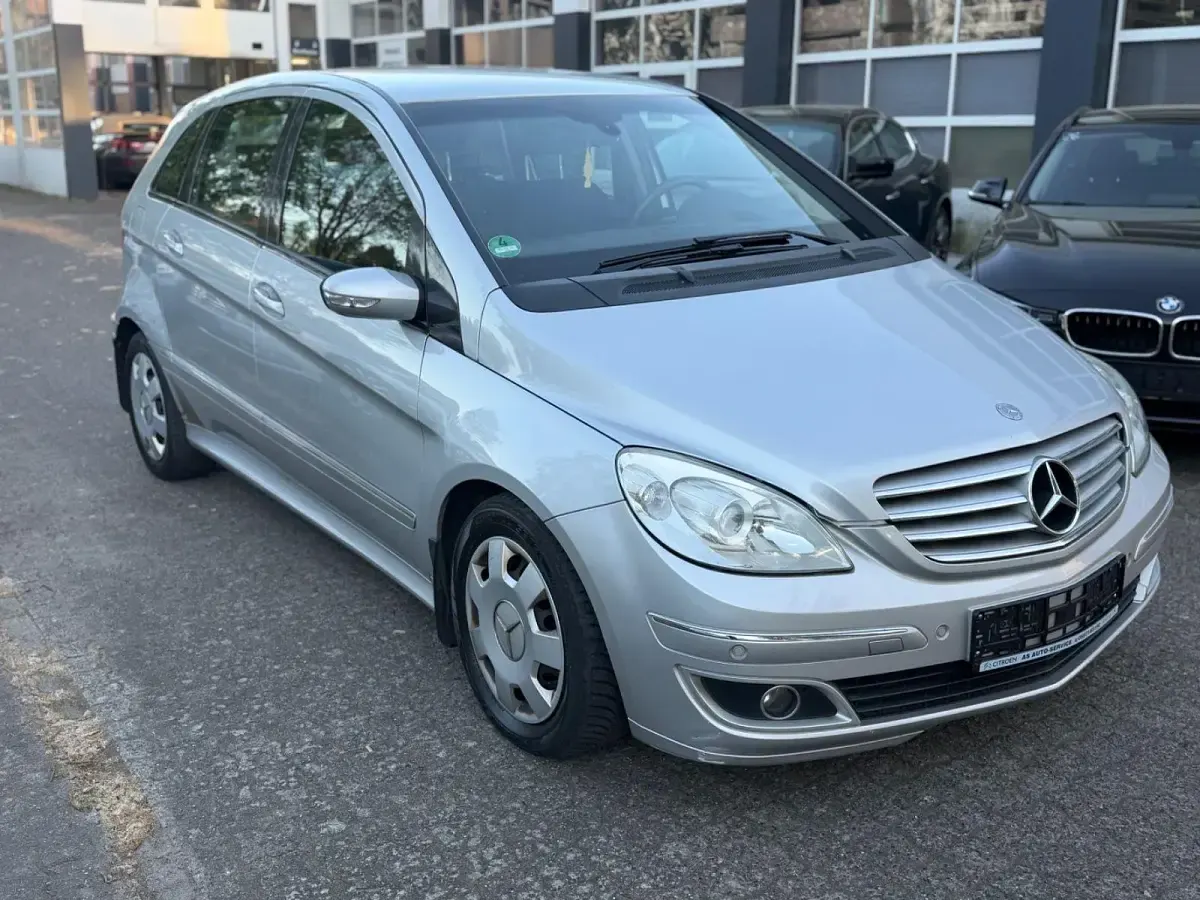 Gebraucht Mercedes B180 109 PS (80 kW) 2005 Silber Van / Kleinbus