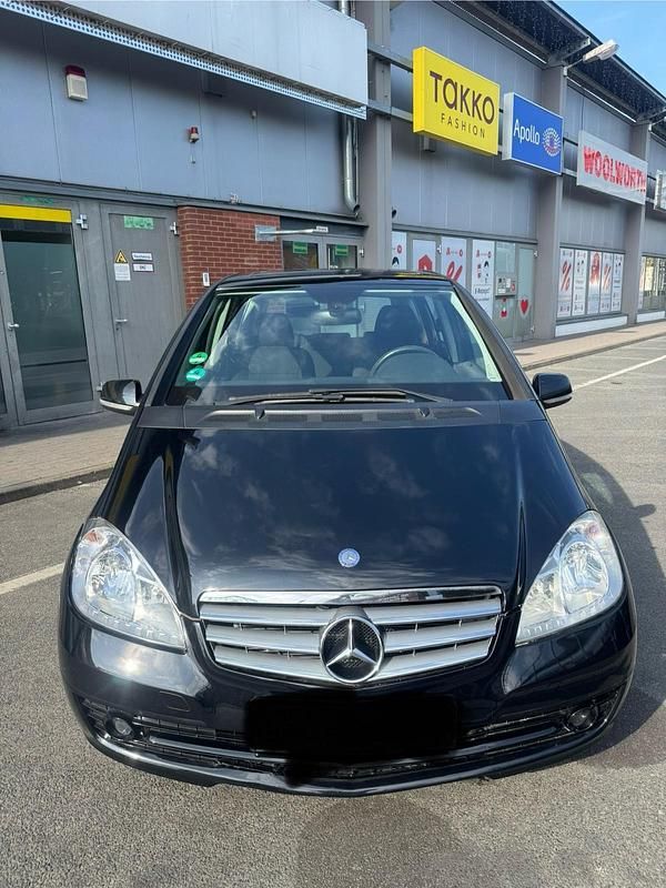 Gebraucht Mercedes A150 80 PS (58 kW) 2011 Schwarz Kleinwagen