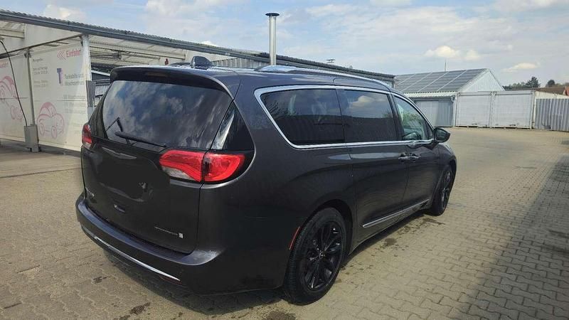 Używany Chrysler Pacifica Touring 291 KM (214 kW) 2019 Szary Kombi