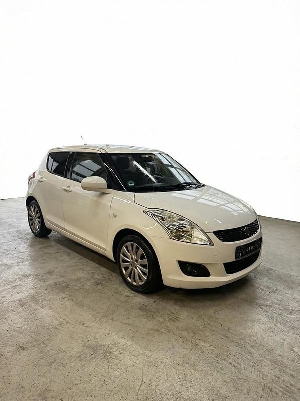 Gebraucht Suzuki Swift 94 PS (69 kW) 2013 Weiß Kleinwagen