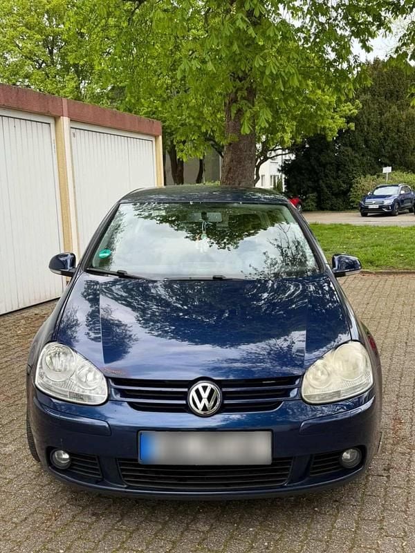 Second-hand VW Golf V 102 CP (75 kW) 2007 Albastru Berlinǎ