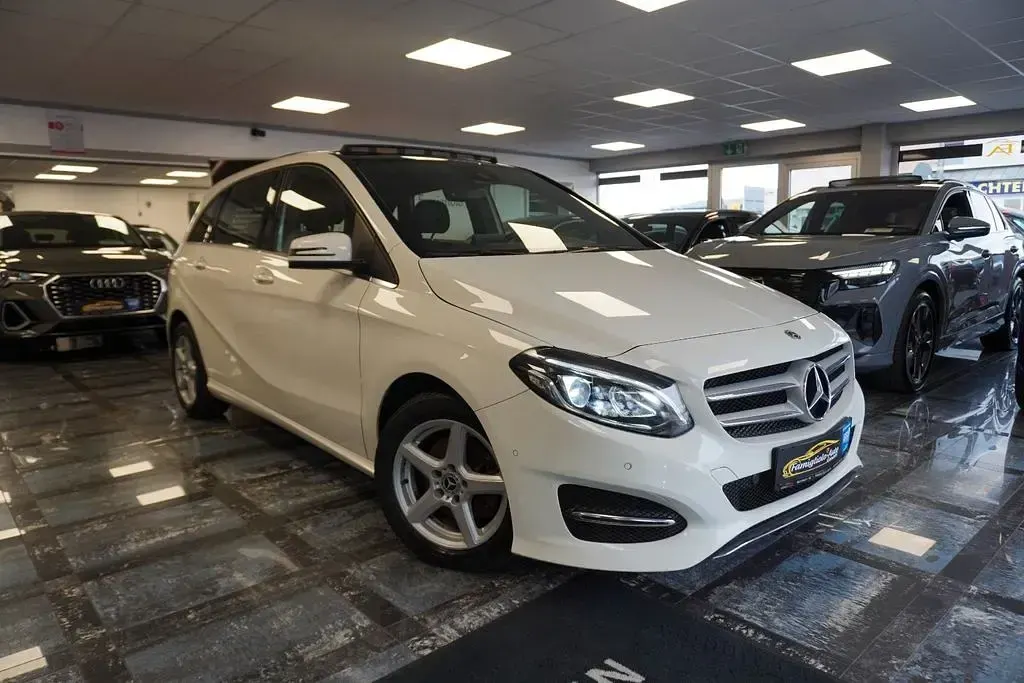 Gebraucht Mercedes B200 136 PS (100 kW) 2018 Weiß Kleinwagen