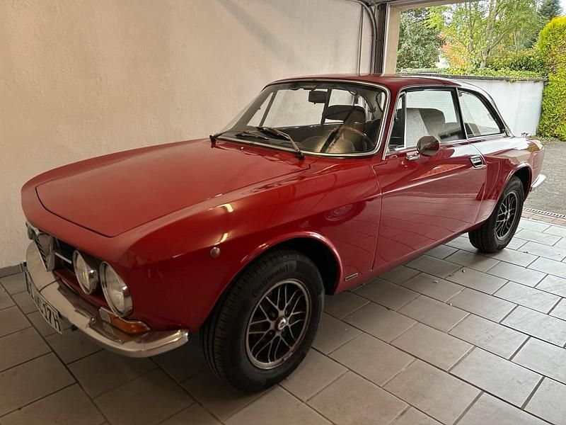 Rot Gebraucht 1970 Alfa Romeo 1750 Limousine | 29.999 € - Bild 1/4