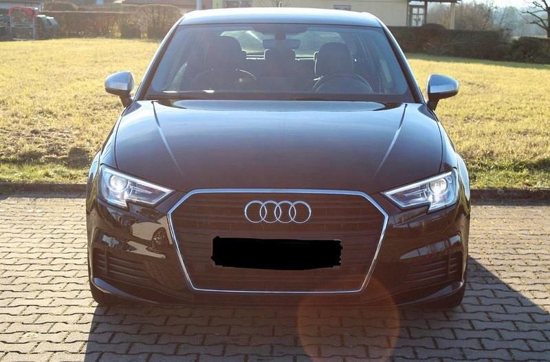 Schwarz Gebraucht 2017 Audi A3 Sportback Comfort Kombi | 14.900 € (Fairer Preis) - Bild 1/4