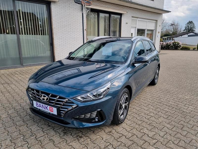 Gebraucht Hyundai i30 160 PS (117 kW) 2022 Blau Kombi