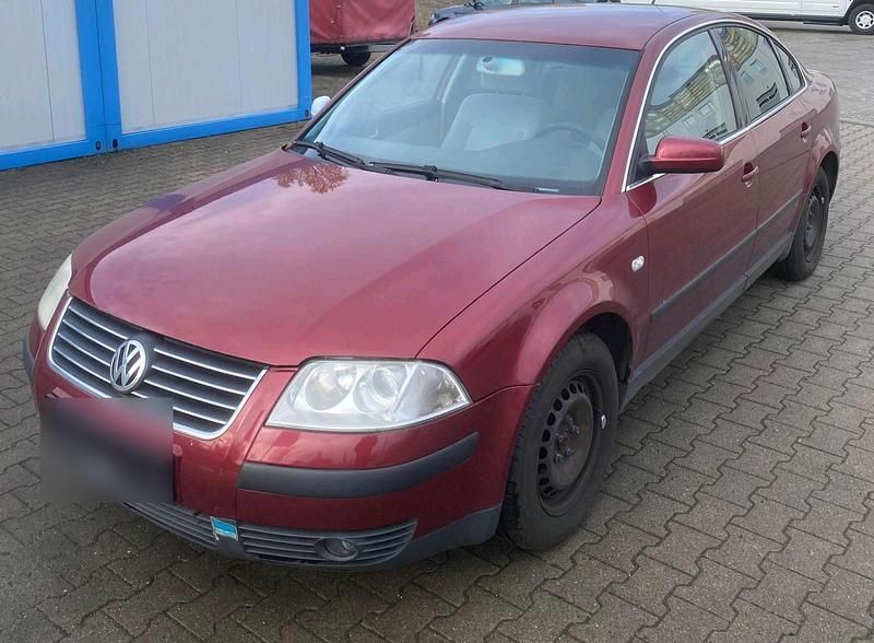Gebraucht VW Passat 150 PS (110 kW) 2003 Rot Limousine