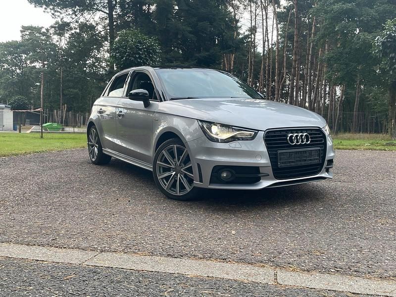 Silber Gebraucht 2015 Audi A1 Kleinwagen | 14.950 € (Teuer) - Bild 1/4