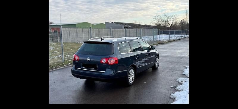 Gebraucht VW Passat 140 PS (102 kW) 2007 Blau Kombi