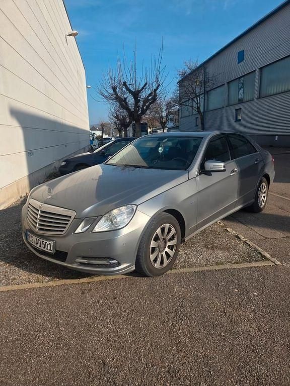 Gebraucht Mercedes E300 232 PS (170 kW) 2012 Grau Limousine
