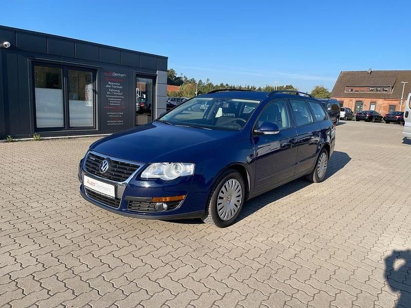 Blau Gebraucht 2009 VW Passat Trendline Kombi | 999 € (Superpreis) - Bild 1/4