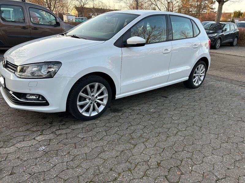Weiß Gebraucht 2016 VW Polo Highline Kleinwagen | 10.800 € (Fairer Preis) - Bild 1/4