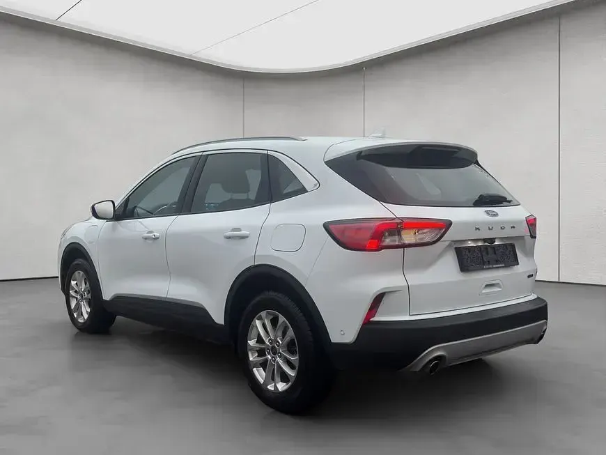 Gebraucht Ford Kuga Titanium 224 PS (164 kW) 2022 Weiß SUV