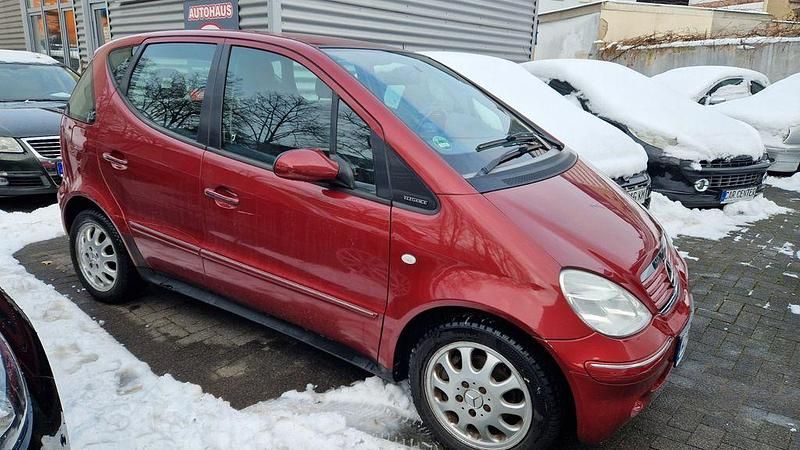 Gebraucht Mercedes A160 Elegance 102 PS (75 kW) 2001 Rot Van / Kleinbus